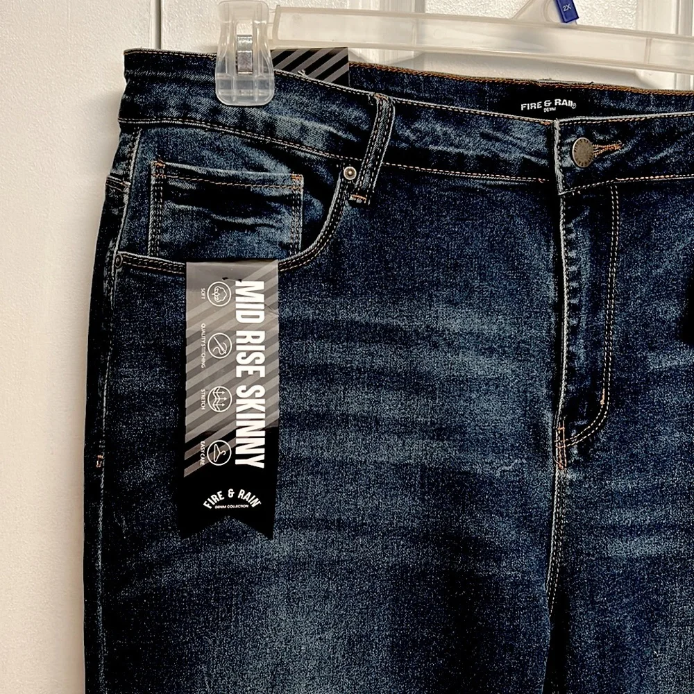 Fire & Rain Blue Denim Mid Rise 5 Pocket Stretch Skinny Jeans Size 24 NWT